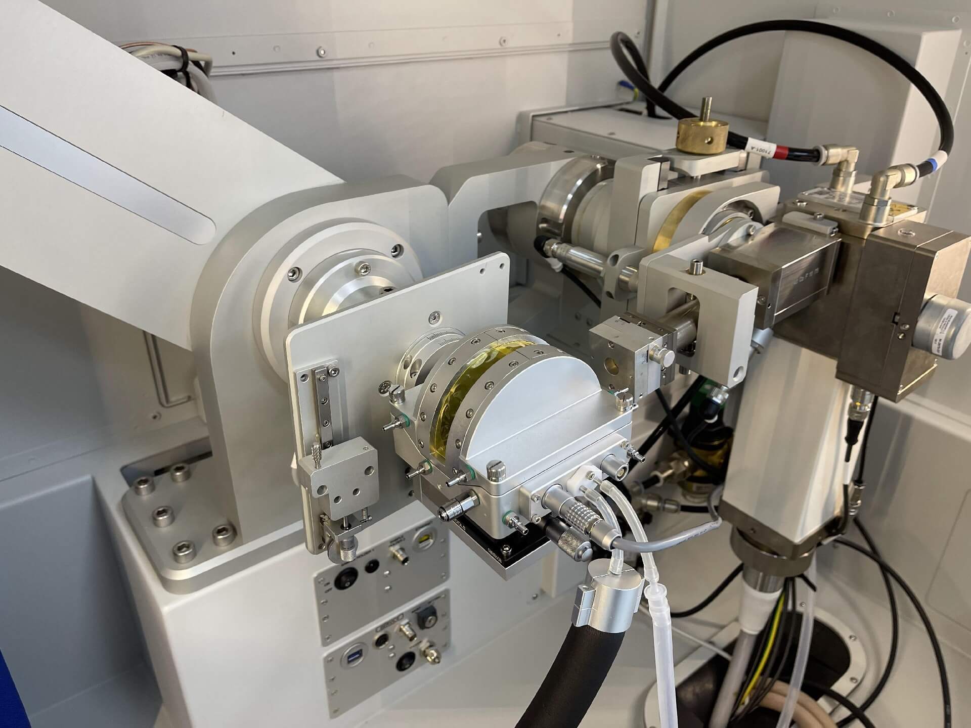 赛默飞X射线衍射仪 (1).JPG